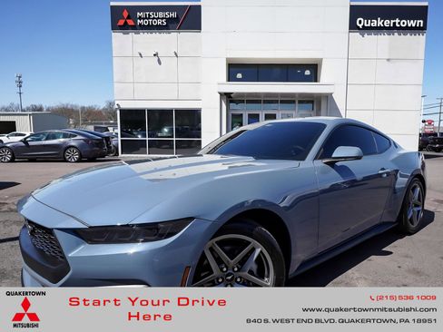 Used 2025 Ford Mustang Coupe RWD image 1