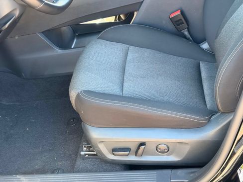 Certified 2023 Nissan Rogue SV FWD image 19