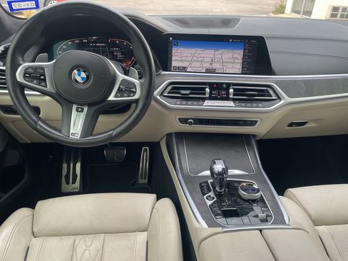 Certified 2022 BMW X7 M50i image 11