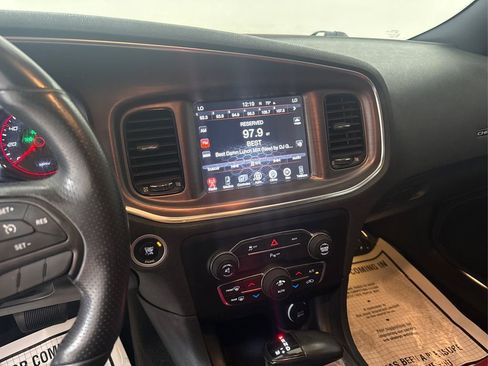 Used 2016 Dodge Charger SXT RWD image 35