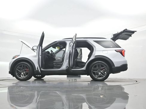 Certified 2026 Ford Explorer ST-Line w/ ST-Line Street Pack RWD image 44