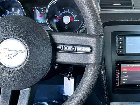 Used 2010 Ford Mustang image 11