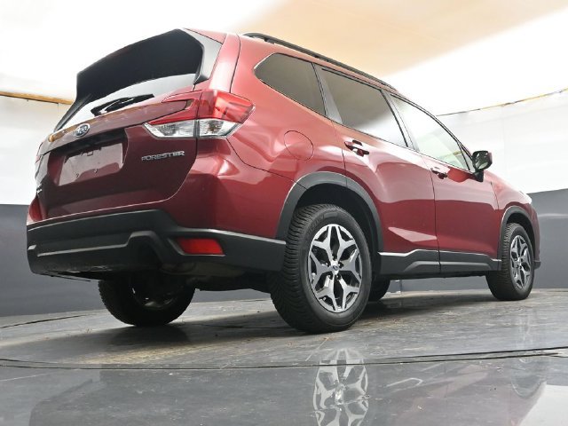 Used 2023 Subaru Forester Premium AWD/4WD image 34