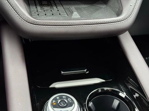 Certified 2025 Ford Explorer Platinum w/ Ultimate Package image 15