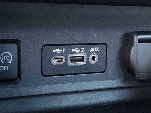 Used 2024 Nissan Sentra SV image 23