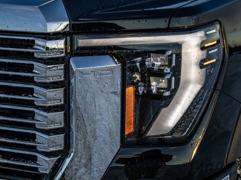 Used 2024 GMC Sierra 2500 Denali w/ Technology Package image 7