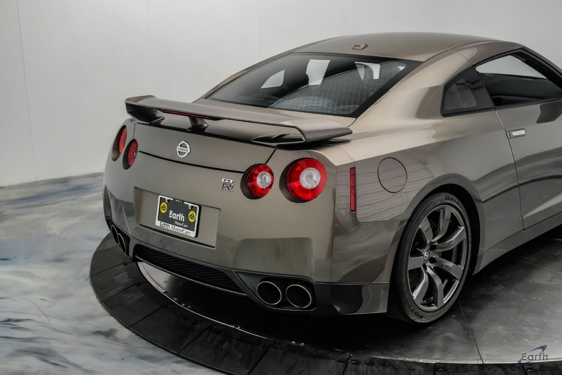 Used 2009 Nissan GT-R Premium AWD/4WD image 26