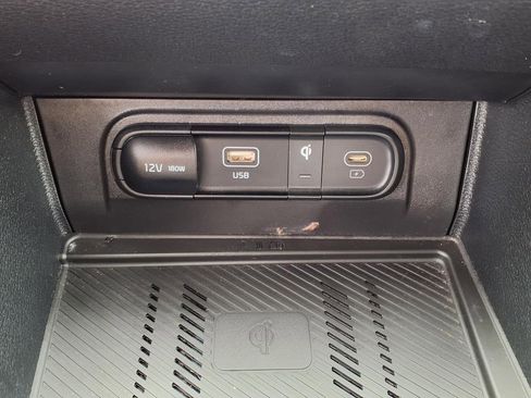 Used 2024 Kia Sportage EX image 11