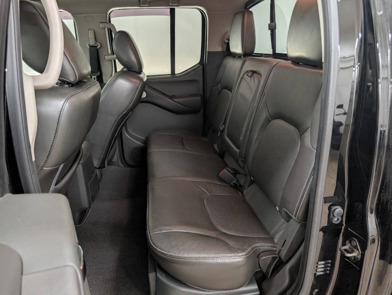 Used 2015 Nissan Frontier PRO-4X AWD/4WD image 16