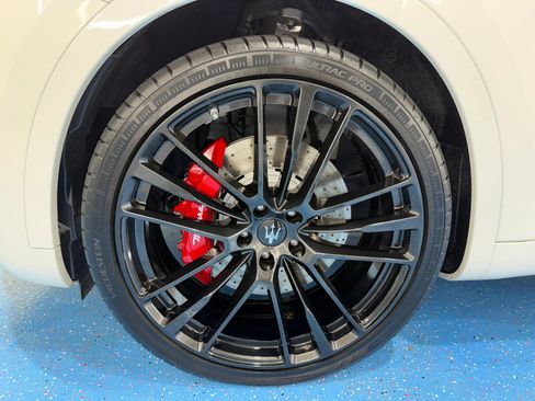 Used 2021 Maserati Levante Trofeo AWD/4WD image 64