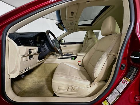 Used 2014 Lexus ES 350 w/ Luxury Package FWD image 13