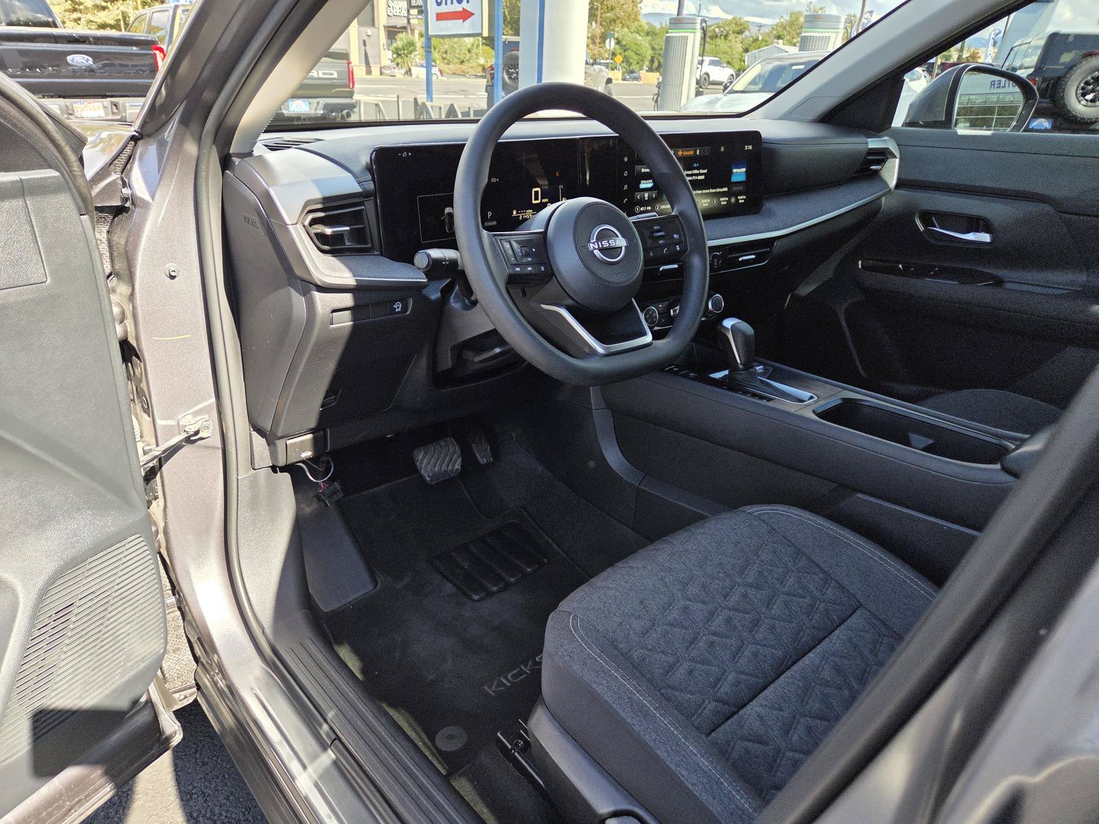 Used 2025 Nissan Kicks SV FWD image 11