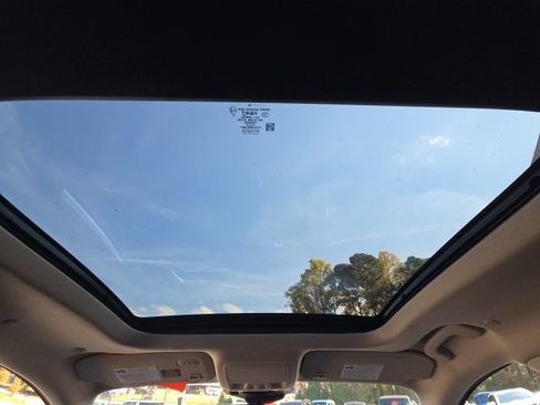 Used 2020 Ford Escape Titanium image 44