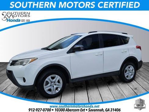 Used 2015 Toyota RAV4 LE FWD image 1