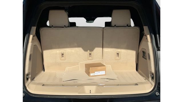 Used 2023 Cadillac Escalade Premium Luxury w/ Performance Package AWD/4WD image 21
