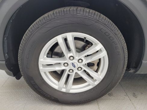 Used 2021 Ford Explorer XLT w/ Equipment Group 202A AWD/4WD image 31