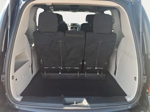 Used 2015 Dodge Grand Caravan SE FWD image 21
