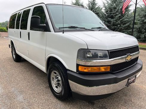 Used 2018 Chevrolet Express 2500 LT w/ LT Preferred Equipment Group RWD image 34