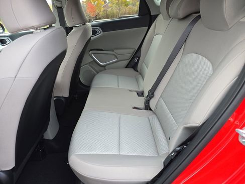 Used 2024 Kia Soul LX w/ Option Group 015 image 16