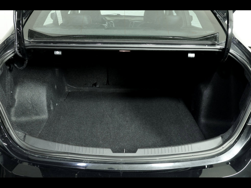 Used 2017 Chevrolet Malibu LT FWD image 8