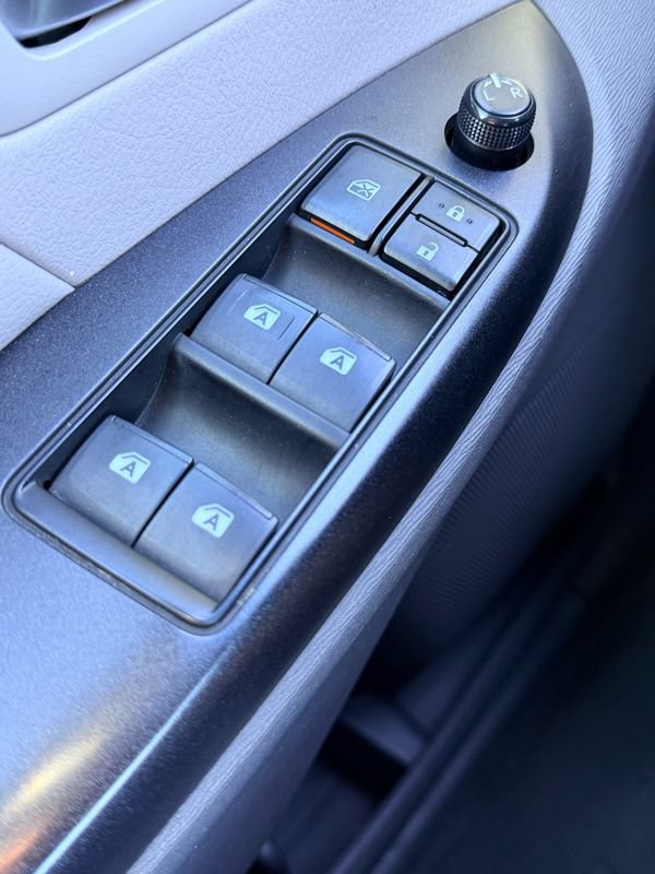 Used 2017 Toyota Sienna LE FWD image 18