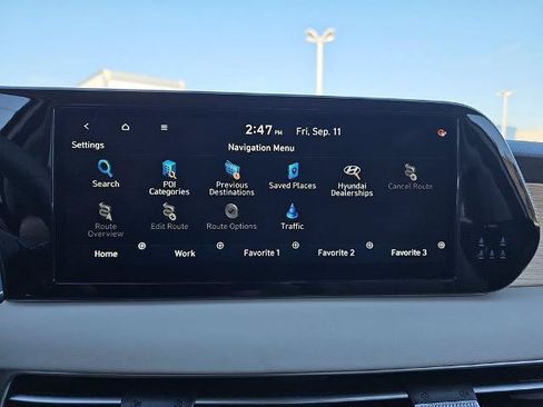 Used 2024 Hyundai Palisade Limited FWD image 21