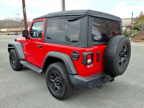 Used 2019 Jeep Wrangler Sport image 3