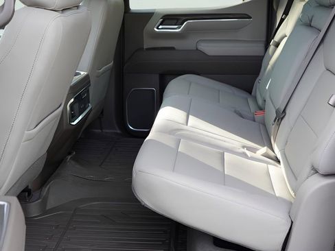 New 2026 GMC Sierra 1500 SLT image 23