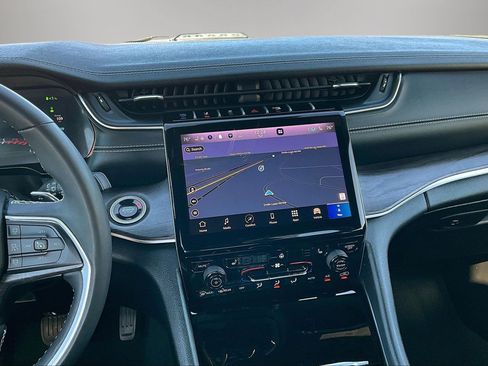 Used 2024 Jeep Grand Cherokee Limited 4xe image 9