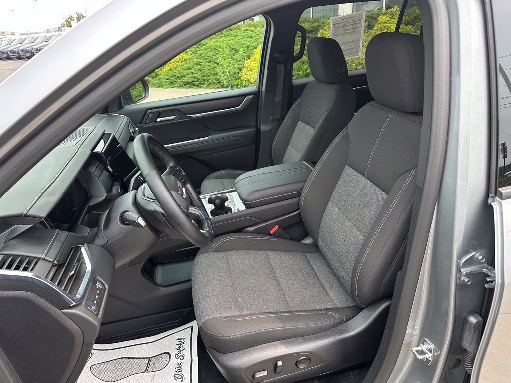Used 2026 GMC Acadia Elevation w/ LPO, Floor Liner Package AWD/4WD image 22