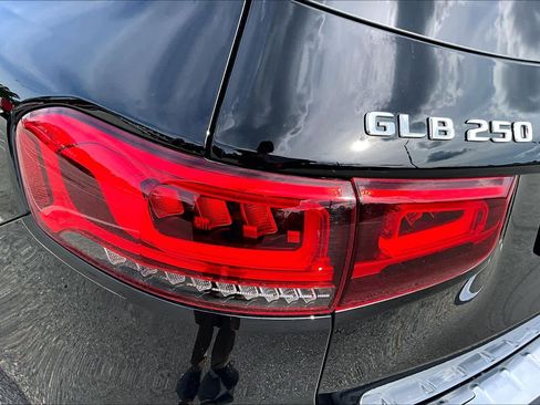Certified 2023 Mercedes-Benz GLB 250 4MATIC image 29