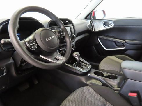 Used 2024 Kia Soul LX w/ Option Group 015 image 4