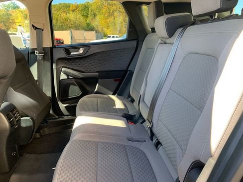 Used 2020 Ford Escape SE image 18