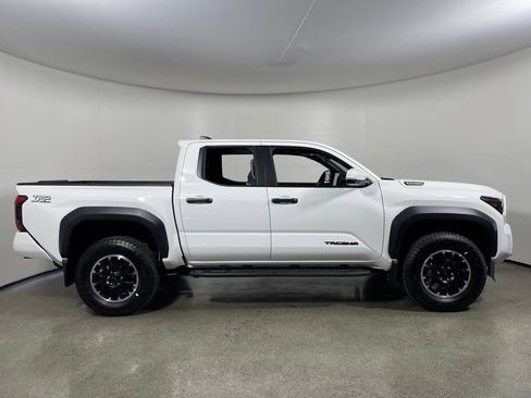 New 2025 Toyota Tacoma TRD Off-Road image 2