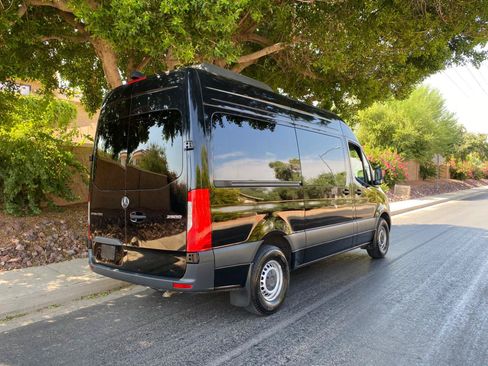 Used 2025 Mercedes-Benz Sprinter 2500 image 5