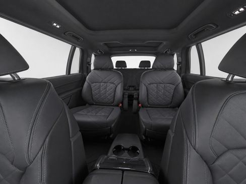 Used 2024 BMW X7 xDrive40i w/ M Sport Package AWD/4WD image 14