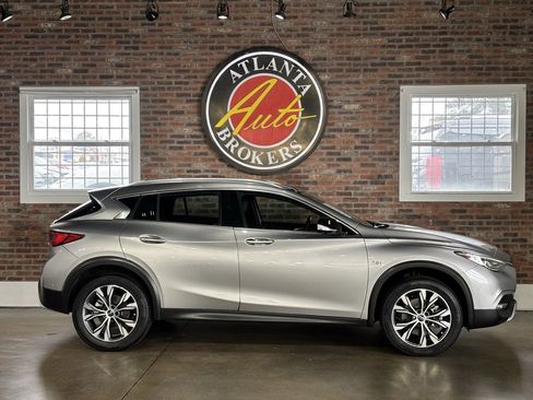 Used 2018 INFINITI QX30 Premium w/ Technology Package image 22