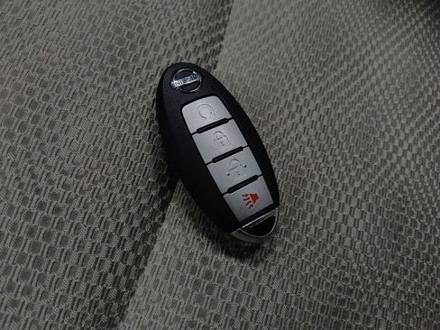 Used 2022 Nissan Rogue Sport SV image 32