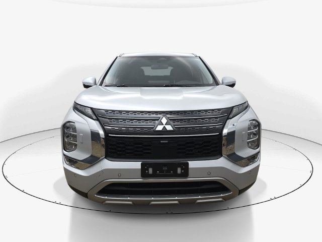 Used 2024 Mitsubishi Outlander 4WD Plug-In Hybrid image 12