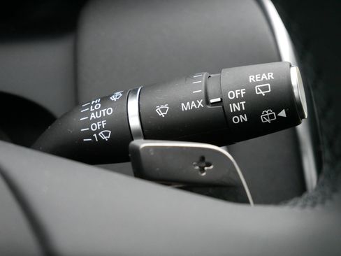 Used 2025 Land Rover Discovery Sport S image 25