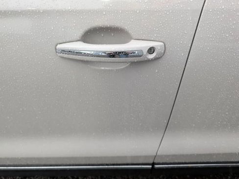 Used 2019 Lincoln MKC Select w/ Select Plus Package FWD image 25