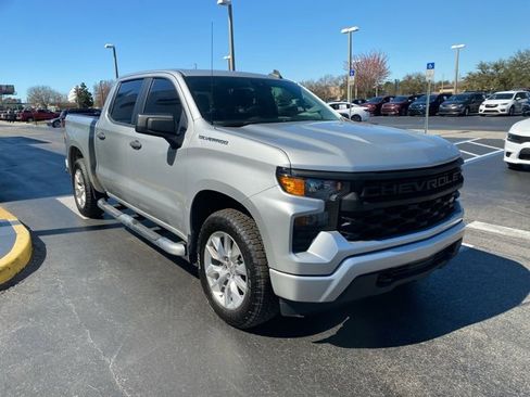 Used 2022 Chevrolet Silverado 1500 Custom image 3