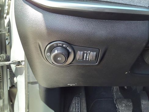 Used 2024 Jeep Compass Latitude image 22