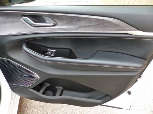 Used 2022 Jeep Grand Cherokee L Overland image 37