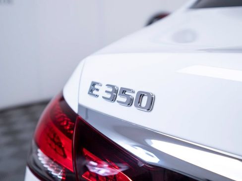 Used 2022 Mercedes-Benz E 350 4MATIC Sedan image 9