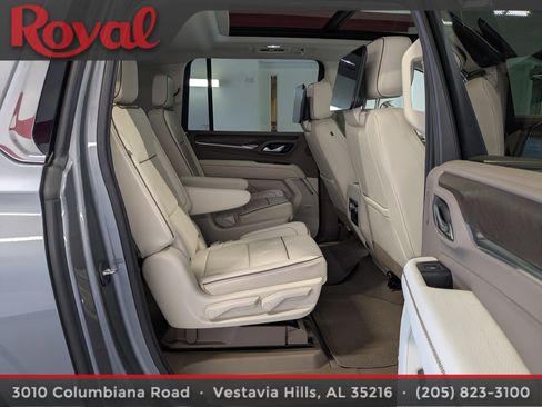 Used 2021 GMC Yukon XL Denali w/ Denali Premium Package RWD image 10