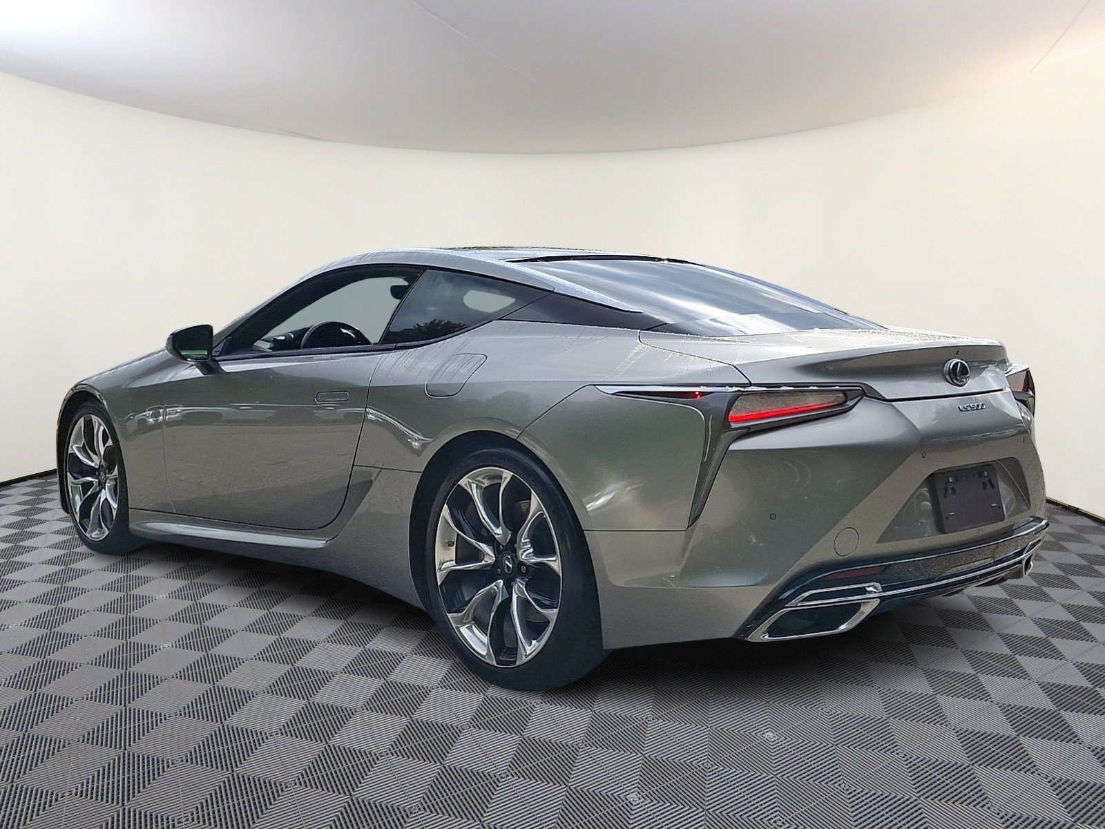 Used 2018 Lexus LC 500 Coupe w/ Sport Package RWD image 4