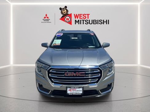 Used 2023 GMC Terrain SLT w/ Infotainment Package II AWD/4WD image 8