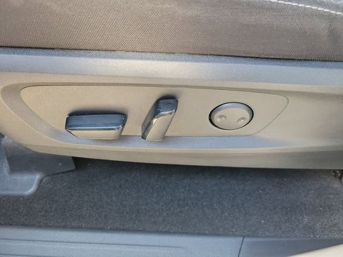 Used 2025 Nissan Pathfinder SV AWD/4WD image 18