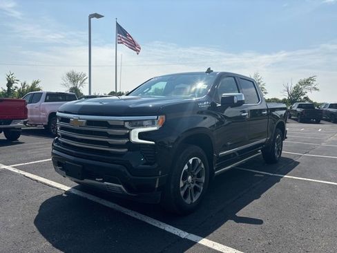 Used 2022 Chevrolet Silverado 1500 High Country w/ Technology Package image 7
